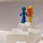 Ouders en kind op ijsberg
